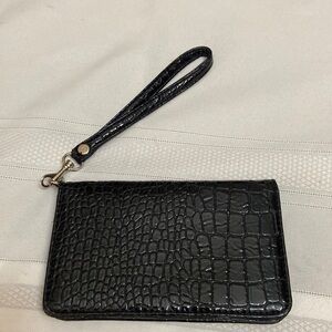 CAPELLI New York Black Wristlet/ Wallet - Black Crocodile Print - Like New!